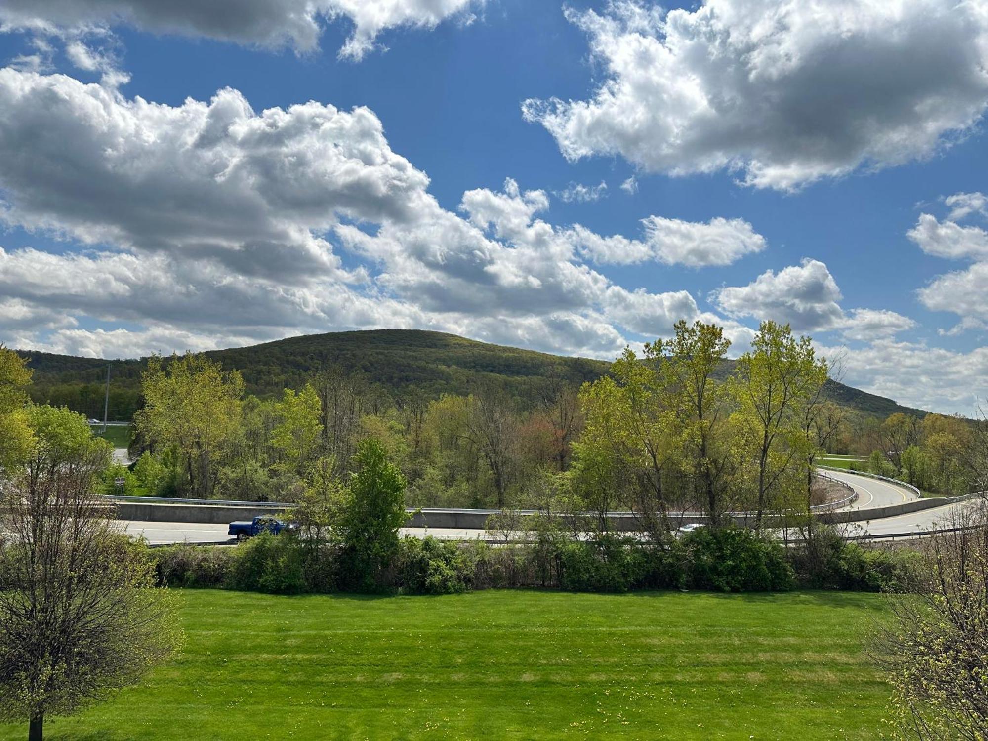 Courtyard By Marriott Fishkill Hotel Exterior photo