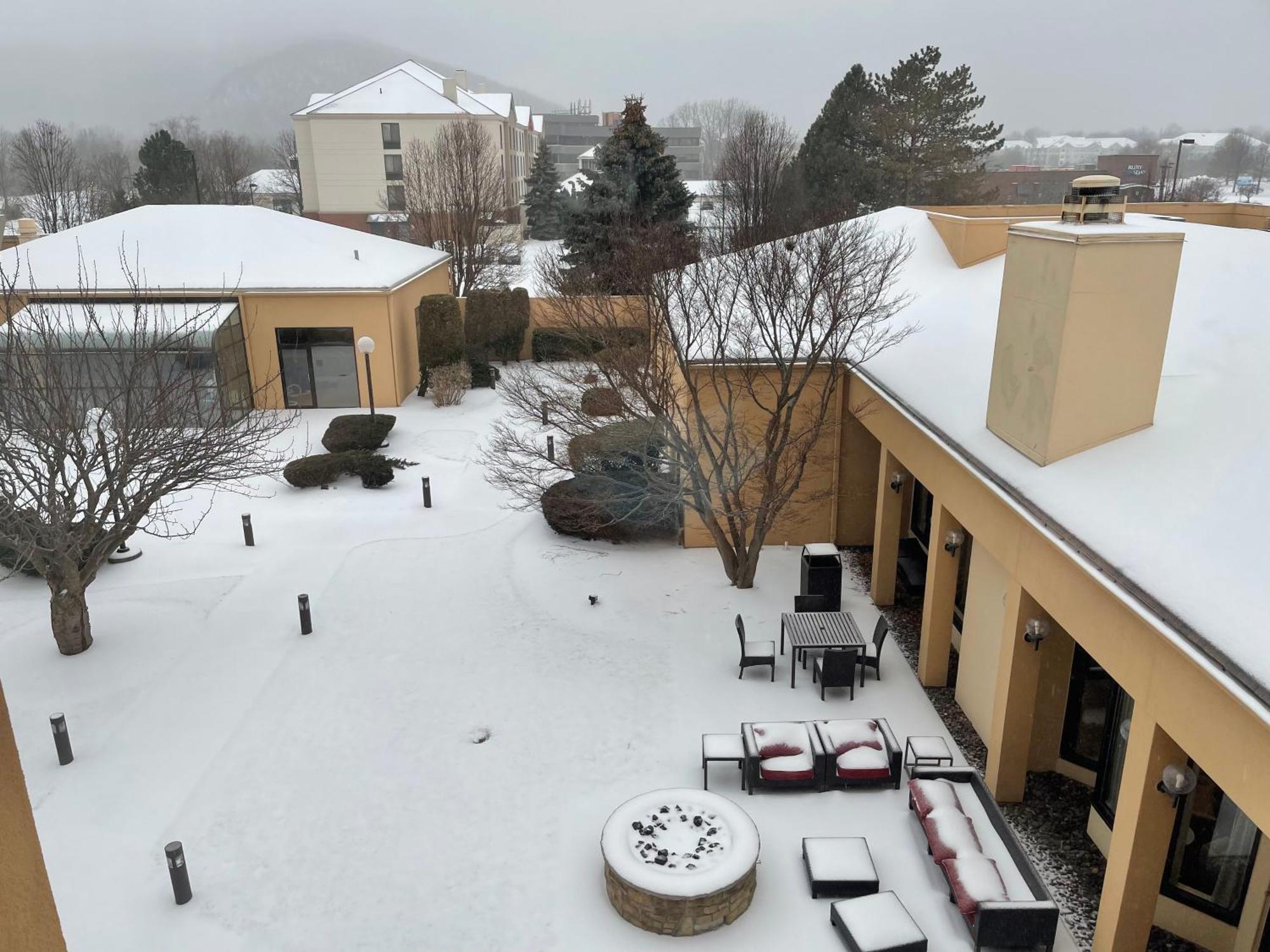 Courtyard By Marriott Fishkill Hotel Exterior photo