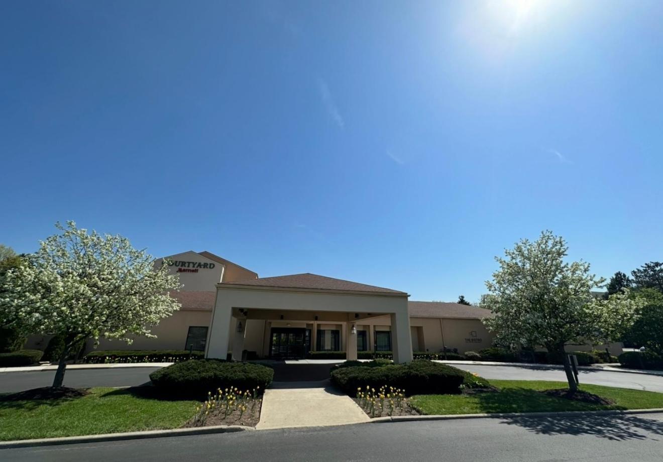Courtyard By Marriott Fishkill Hotel Exterior photo